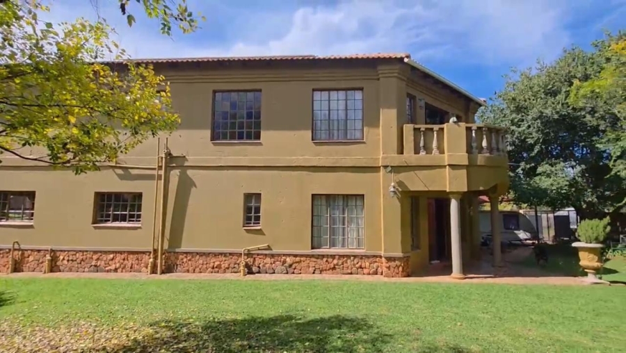 6 Bedroom Property for Sale in Olifantsnek North West